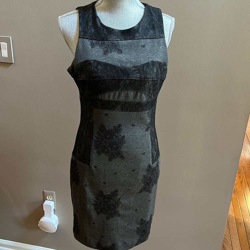 Women’s Fitted Dress Size Medium